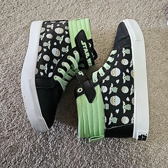 Star Wars Baby Yoda Sneakers - Picture 4 of 6